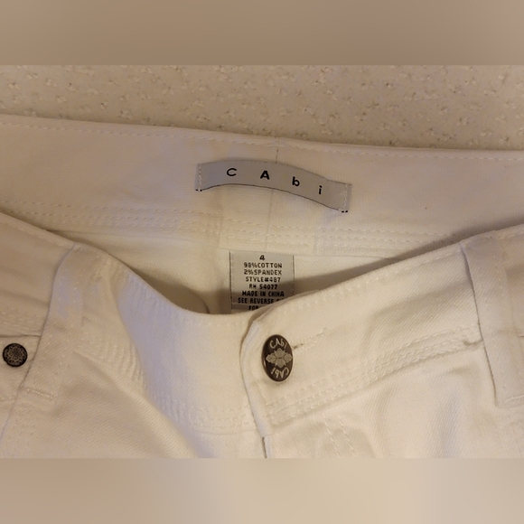 CAbi White Denim Jean Bermuda Shorts Size 4 - Picture 3 of 7